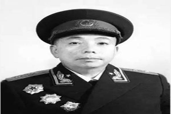 中国十大元帅排名，十大元帅排名（少将都是谁排第一位）