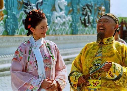 龙袍的由来是什么，龙袍的由来是什么意思（古代皇帝为何穿龙袍）