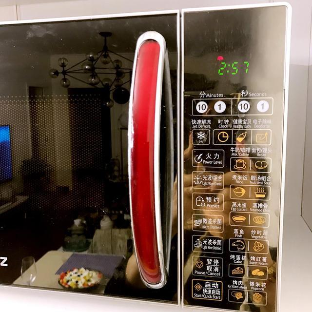 培根土豆泥的做法，培根土豆泥的做法视频（就差没把盘底舔光的培根烤土豆泥卷做法）