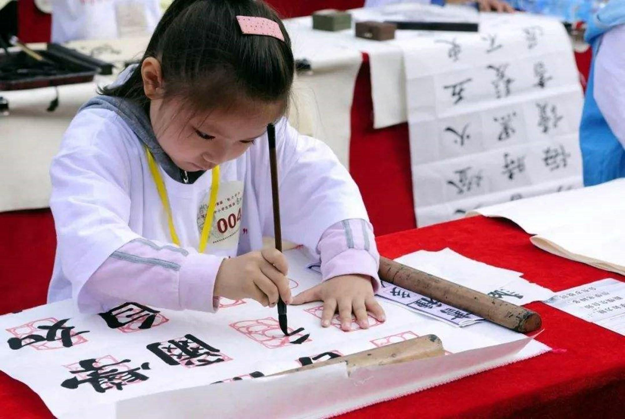 阅读兴趣班要报吗，读书兴趣班有必要上吗（别掏心掏肺地给孩子报班了）