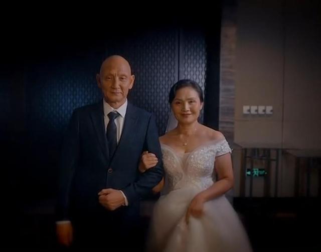 杜玉明：调侃自己脑袋“进化”得早，计春华见他第一面就想打他