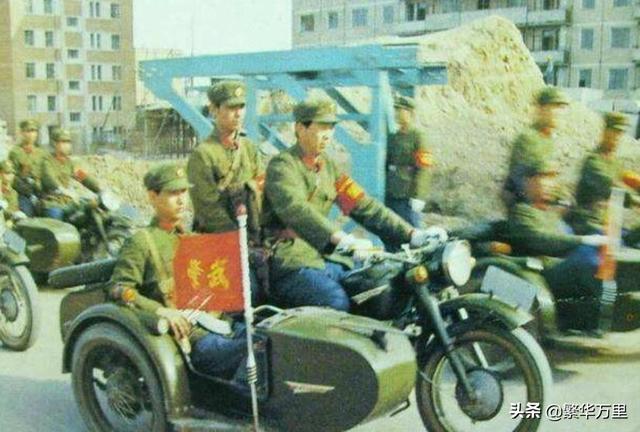 梦见好多警察有什么预兆 梦到好多警察是什么意思，梦见好多警察有什么预兆（称呼上最大的不同）