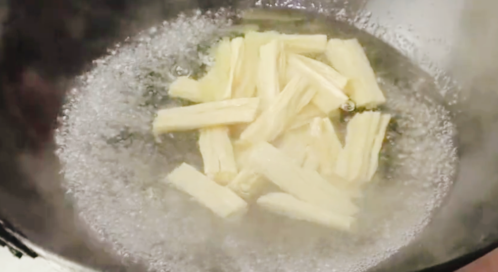 图片[5]-【凉拌腐竹】做法步骤图 下酒又下饭 连吃3天不腻-起舞食谱网