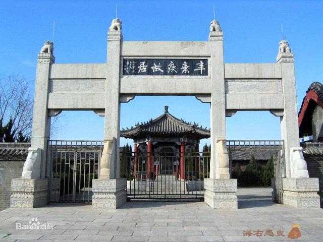 青山遮不住的下一句，青山遮不住的下一句是什么（青山遮不住，毕竟东流去）
