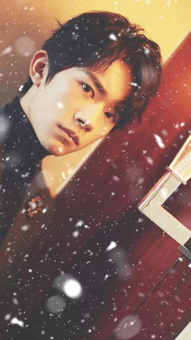 一组易烊千玺超拽帅气的高清图片   千纸鹤们在哪里呢，易烊千玺帅气的图片大全 霸气（有没有的千纸鹤在线签收呀）