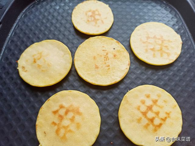 玉米饼怎么做又软又香，玉米饼怎么做又软又香到那里学（玉米饼这样做蓬松柔软）