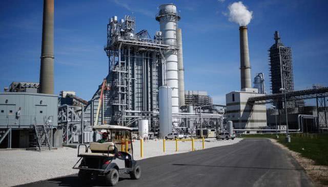 一吨汽油有多少升，一吨汽油有多少升97号油（真的是因为油桶贵了么）