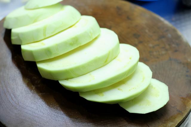 什么是酱爆，酱爆是什意思（甜面酱、番茄酱哪种更好吃）