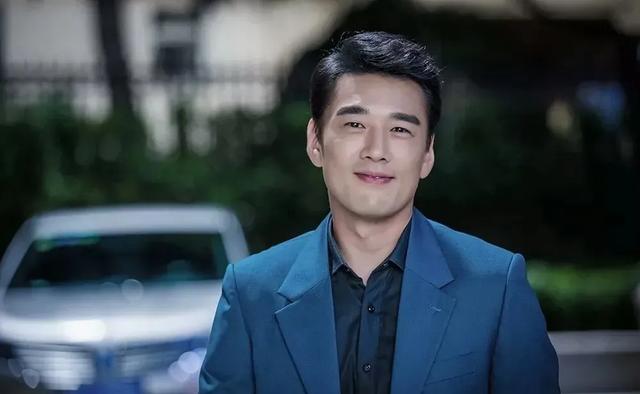 王耀庆老婆的资料，王耀庆妻子（娶了青梅竹马的“房东太太”）