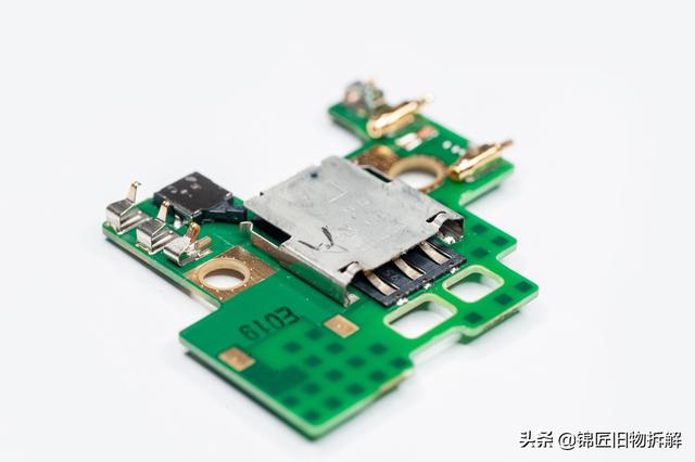 近期发布的诺基亚lumia930，这么好看的手机为什么就卖不动呢