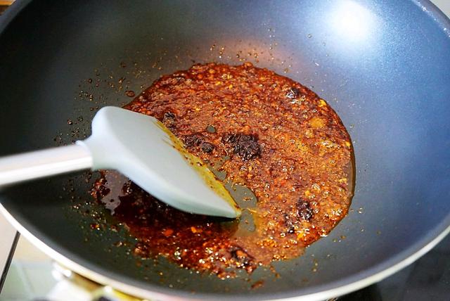 麻辣鸭头怎么做，麻辣鸭头的做法 正宗 绝味（自己在家也能做“麻辣鸭头”）