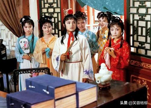 新红楼梦蒋梦婕，蒋梦婕在《新红楼梦》里的这段也太搞笑了吧！（没有对比就没有伤害）