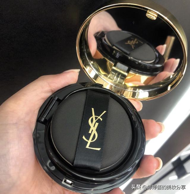 ysl羽毛气垫和银气垫区别，ysl羽毛气垫 银气垫（现下最热门的六款大牌气垫的功课）