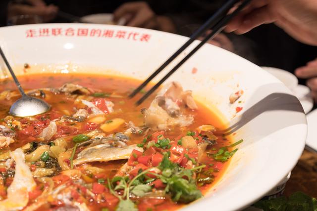 剁椒鱼头是哪里的菜系，剁椒鱼头是哪里的菜（就连沈梦辰也安利的剁椒鱼头）