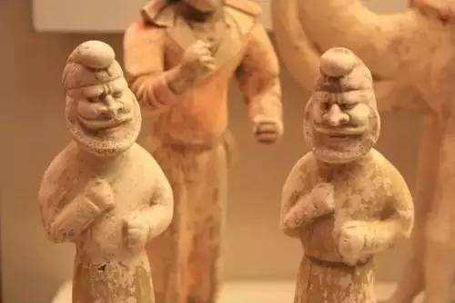 老子是孔子师傅吗，老子真的是孔子的师傅吗（这与我们被称为“唐人”的原因异曲同工）