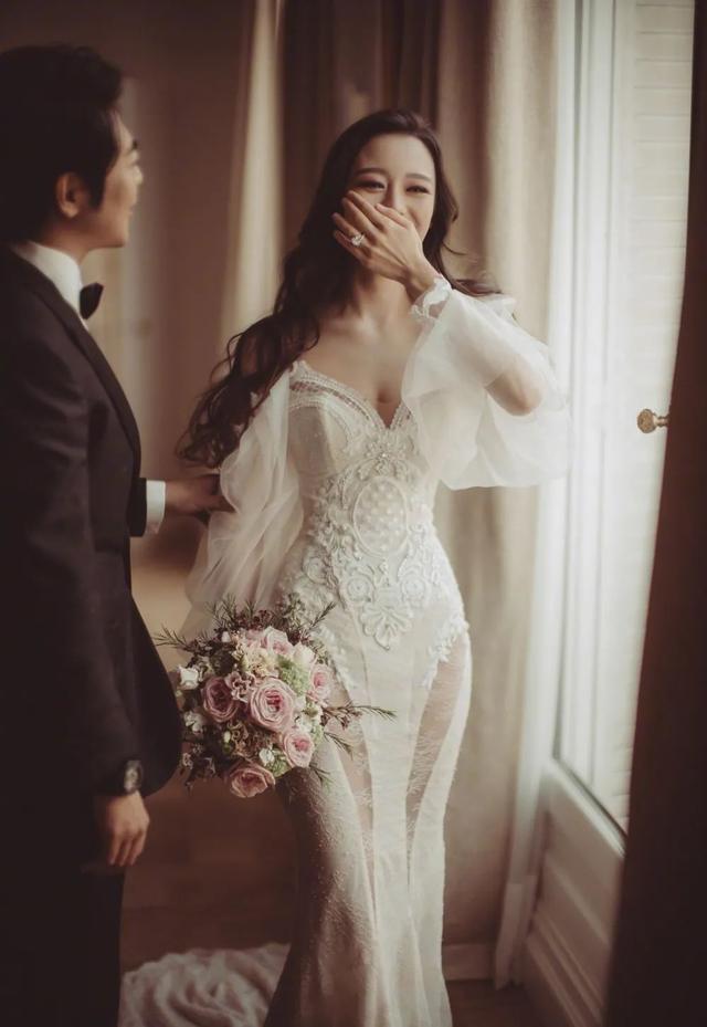从希尔顿大小姐到舒淇，最美的婚纱从不只有一种模样