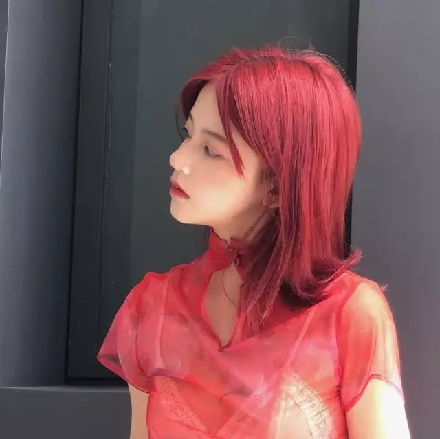 念七 精致女生染发社会酷头像微信，念七 精致女生染发社会酷头像（各种发色的小姐姐头像）