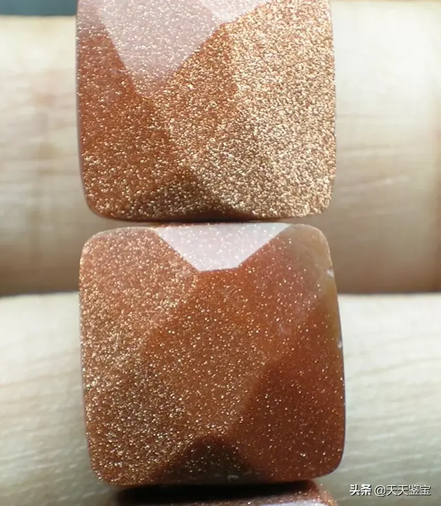 正长石和斜长石的主要区别，正长石化学式（长石族——一个庞大的宝石家族）