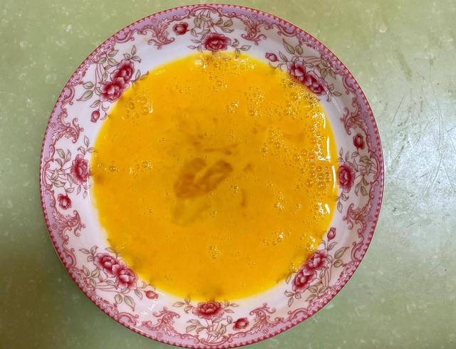 金针菇怎么炒着吃，金针菇怎么炒好吃（金针菇这样炸着吃）