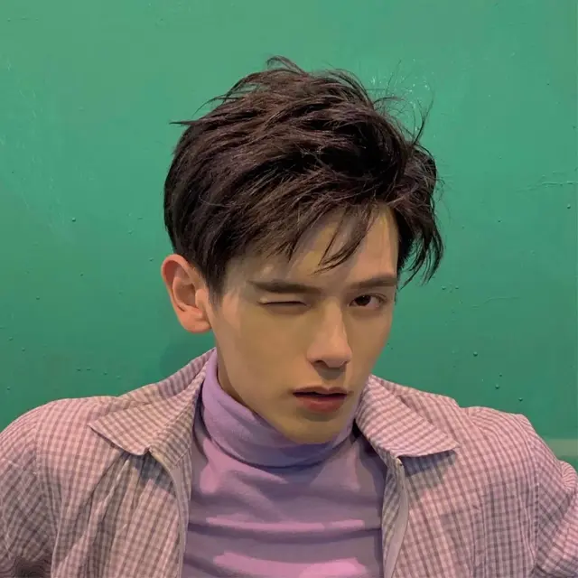 头像和背景图一套，头像与背景图一套（热门微信套图，让你最不一样）