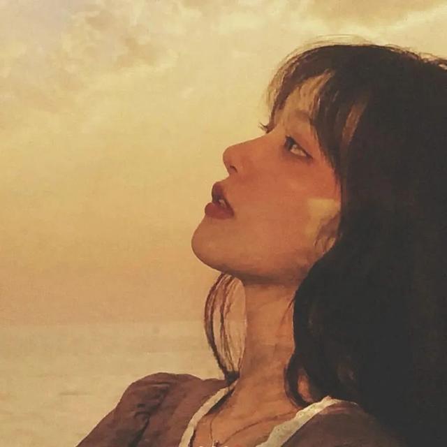 复古耐看的真人小众头像，优质复古女头，真人复古头像