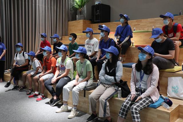 中国电梯发展史，中国电梯行业的发展三阶段（欢迎来到工业研学游首站——辛格林电梯）