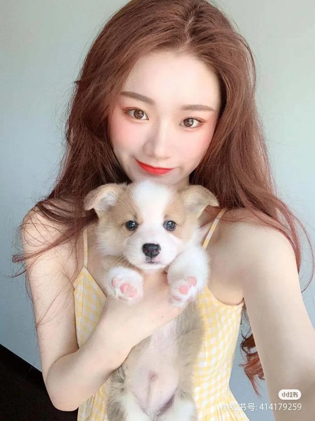 什么颜色头发好看，皮肤白染什么颜色头发好看（不染后悔的6款神仙发色）