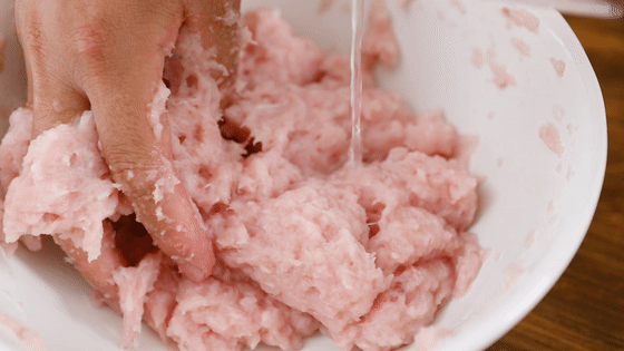 什么鱼适合做鱼丸，做鱼丸用什么鱼好（制作鱼丸一般宜选用蛋白质含量高）