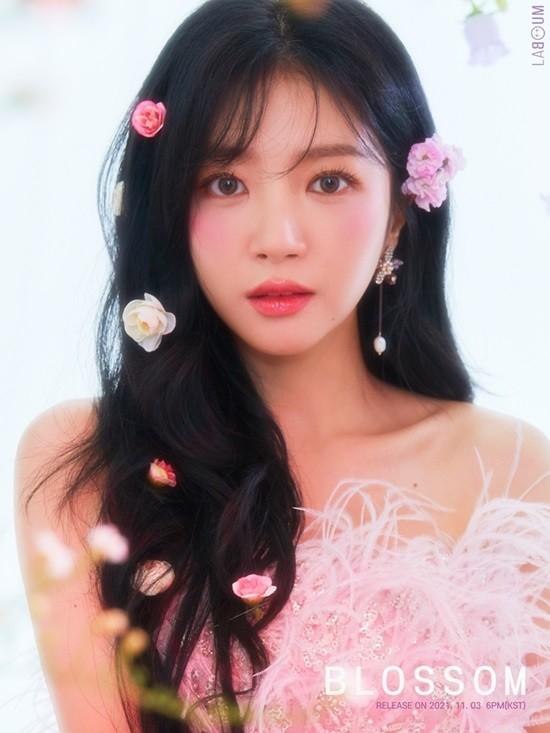 长直发的她 中文歌词，长直发的她音译歌词（Seventeen-Ailee-EPEX-脸红的思春期-2am）