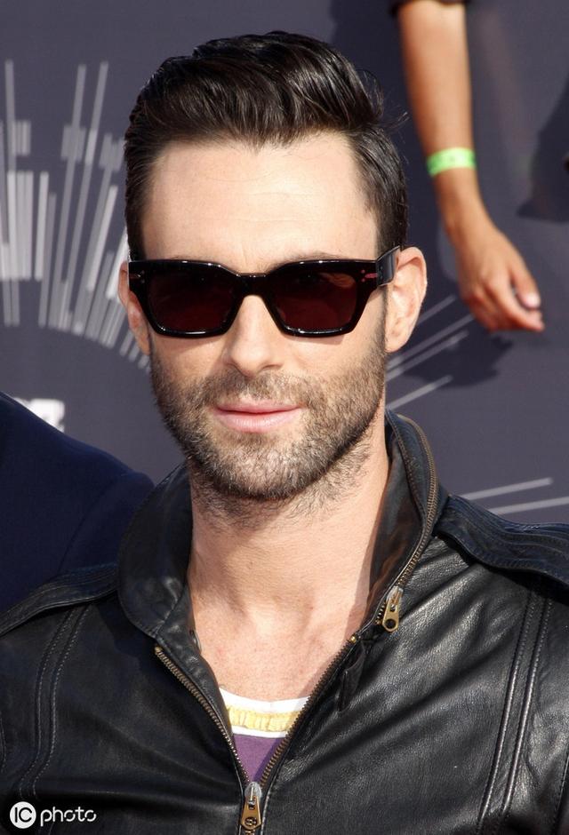 payphone歌词,payphone的歌词翻译(亚当·莱文 adam)