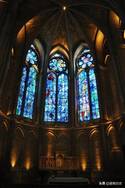 巴黎圣母院英文，巴黎圣母院的经典名句英文（巴黎圣母院：人间善恶美丑）