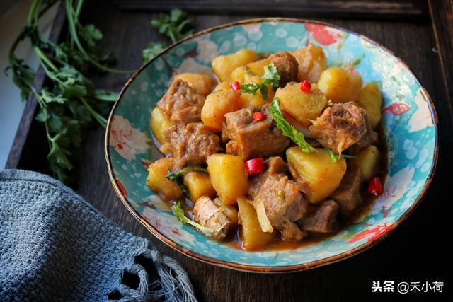 土豆轻松炖烂的技巧，如何把土豆炖烂（炖土豆多加这一步）