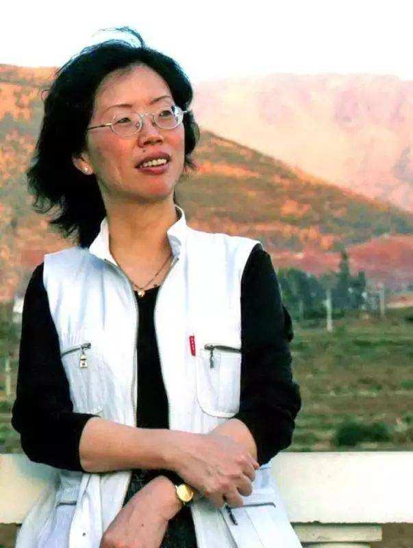 朦胧诗的特点以及代表诗人，朦胧诗最具代表性的诗人（他们的代表作你一定听过）