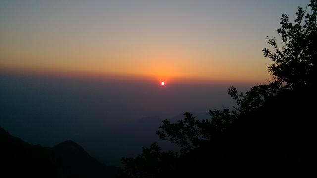多云爬泰山还可以看到日出吗，泰山多云能不能看到日出（体力不好的你需要这样一份攻略）