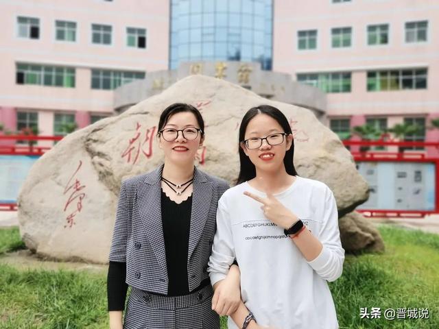 总裁的替身前妻冠华居燕子717微博，燕子712原创歌曲（晋城一中学子接力传承继续一中执教）