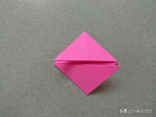 爱心的折法(简单)，简单爱心的折法（看的我都心花怒放了）