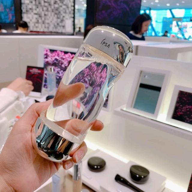 十大保湿补水爽肤水，深层补水保湿让肌肤变得净白、亮泽、重塑紧致的轮廓