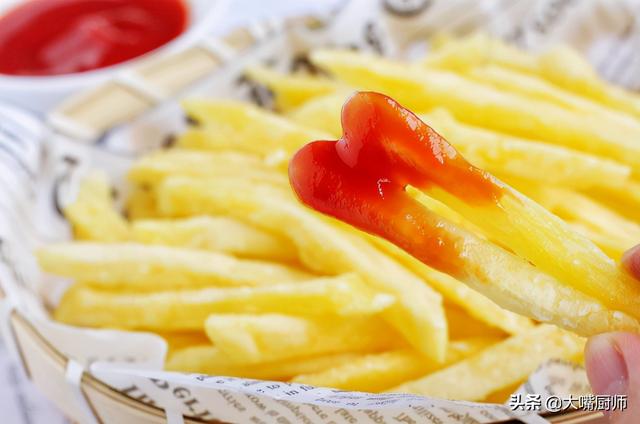 自制薯条制作方式，自己制作薯条的方法（厨师长教你炸薯条）