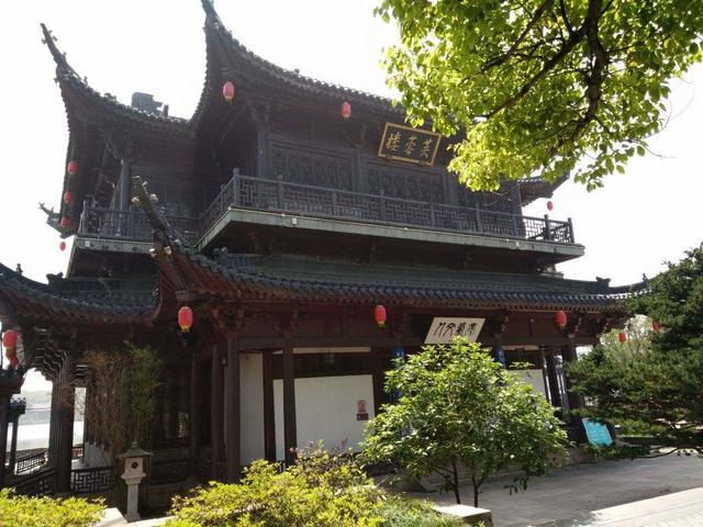 芙蓉楼送辛渐背景，芙蓉楼送辛渐的写作背景是什么（王昌龄的《芙蓉楼送辛渐》）