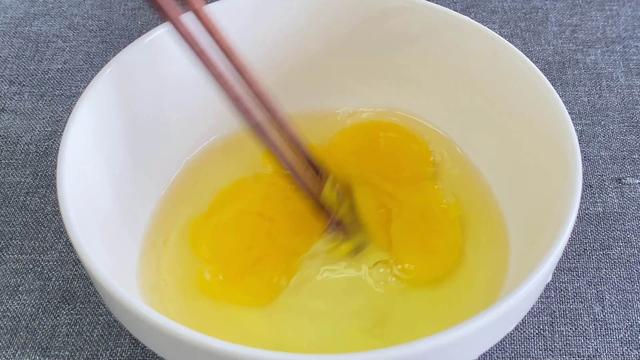 最简单的早餐做法大全，100种简单早餐做法大全[做法大全]（这6道早餐手不用碰面）