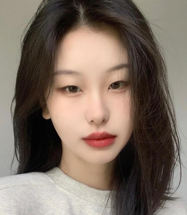 单眼皮怎么画眼妆，眼影怎么画好看（适合单眼皮的“复古眼妆”）