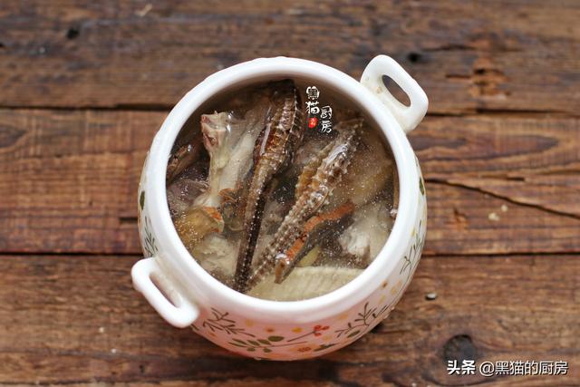 干海马煲汤前需要泡多久，干海马煲汤前怎么处理（朋友们说：广东汤水真长见识）