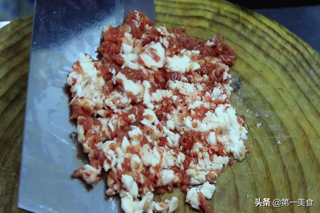 炸酱面用什么酱，炸酱面用什么酱炒（做炸酱面到底用黄豆酱还是甜面酱）