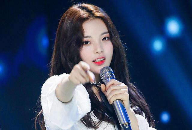 杨超越怎么火的，杨超越怎么火的,感觉没什么才华（生于平凡却凭一己之力涅槃重生）