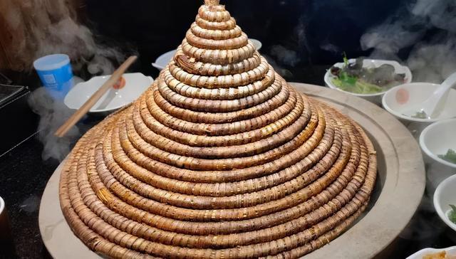 郑州美食排名前十，郑州十大网红餐厅排行榜  留白西餐厅最文艺（郑州市经开区美食盘点TOP10出炉）