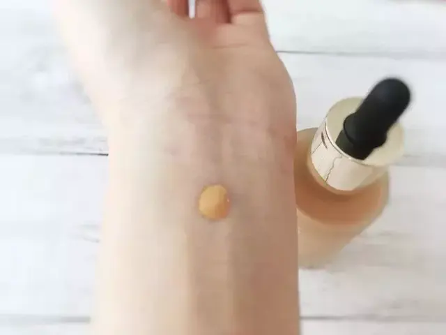 粉底液rmk是什么牌子，RMK粉底液色号（推荐10款适合春夏季的日系粉底液）