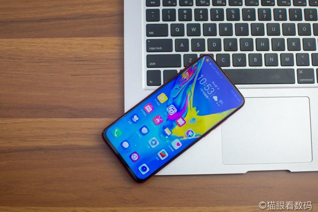 v2061a什么手机，v2061a是什么牌子手机（外观性能兼顾的高水准之作）