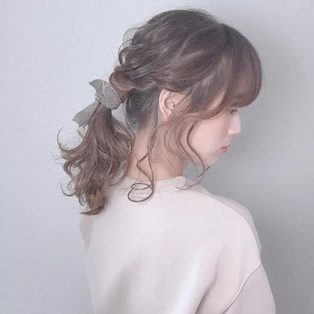 丸子头怎么扎出蓬松感，怎么扎丸子头好看又简单又蓬松（扎丸子头一不小心变“道姑”）