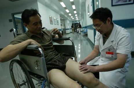 绝代双骄张卫健，新绝代双骄结局是什么（演戏时谢霆锋张卫健将小白龙打进医院）