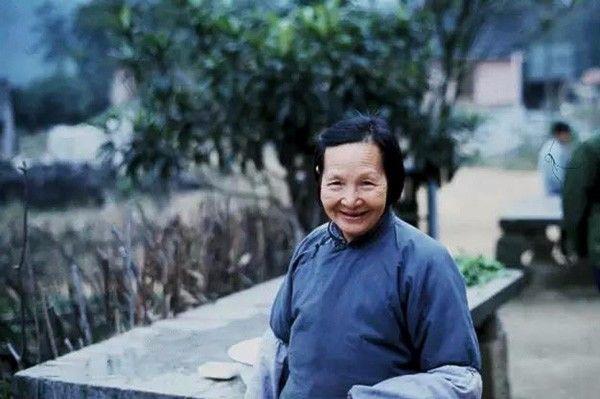 1981年属鸡人永远最旺的数字，1981年属鸡的幸运数字和颜色（时光记忆：1981年的中国）